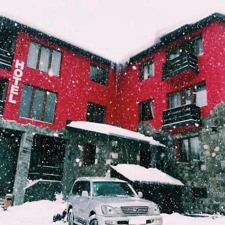 Red House Hotel Бакуриани Екстериор снимка