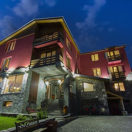 Red House Hotel Бакуриани Екстериор снимка