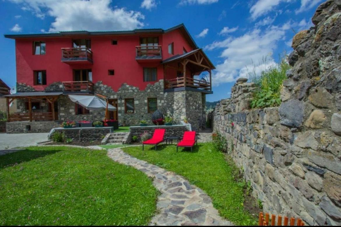 Red House Hotel Бакуриани Екстериор снимка