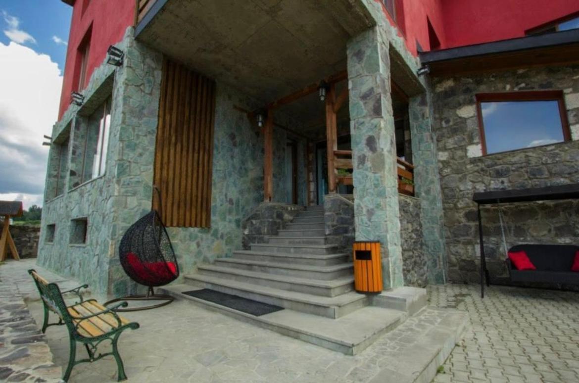 Red House Hotel Бакуриани Екстериор снимка