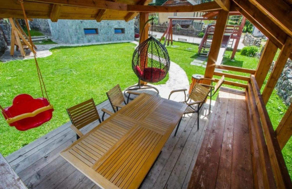 Red House Hotel Бакуриани Екстериор снимка