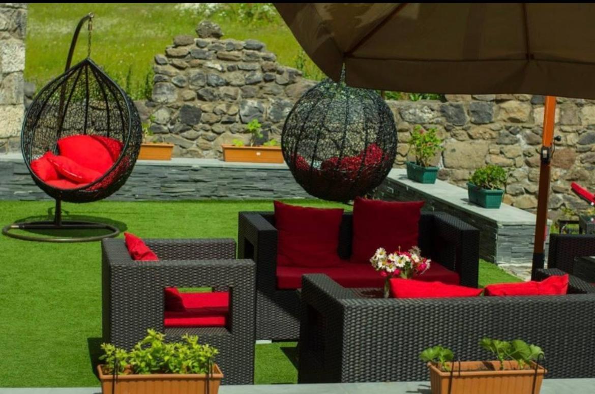 Red House Hotel Бакуриани Екстериор снимка
