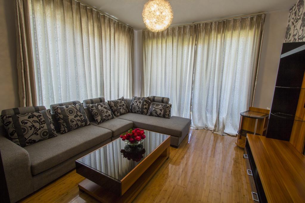 Red House Hotel Бакуриани Екстериор снимка
