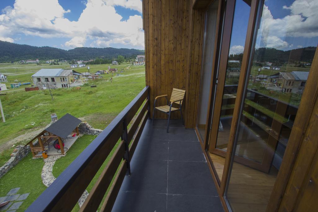 Red House Hotel Бакуриани Екстериор снимка