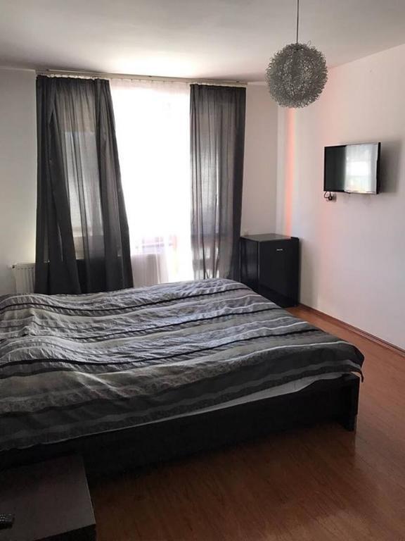 Red House Hotel Бакуриани Екстериор снимка
