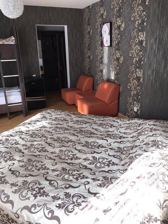 Red House Hotel Бакуриани Екстериор снимка